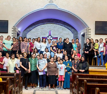 Frauen aus Ägypten feiern den Abschluss ihres Bibelkurses