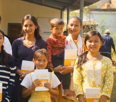 Eine Bibel-ABC Klasse aus Nepal