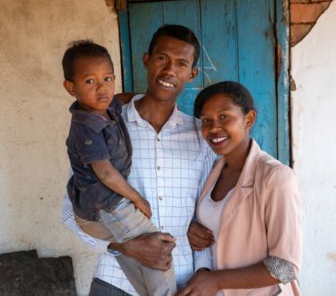 Lucienne aus Madagaskar mit ihrer Familie